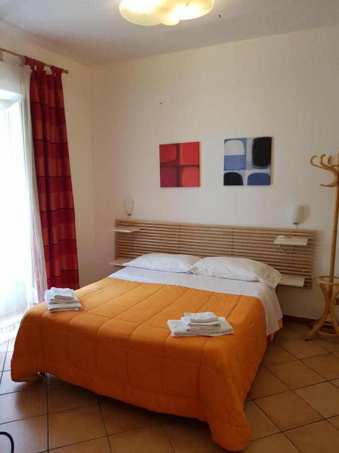 B&B Soriano44 Napels Buitenkant foto