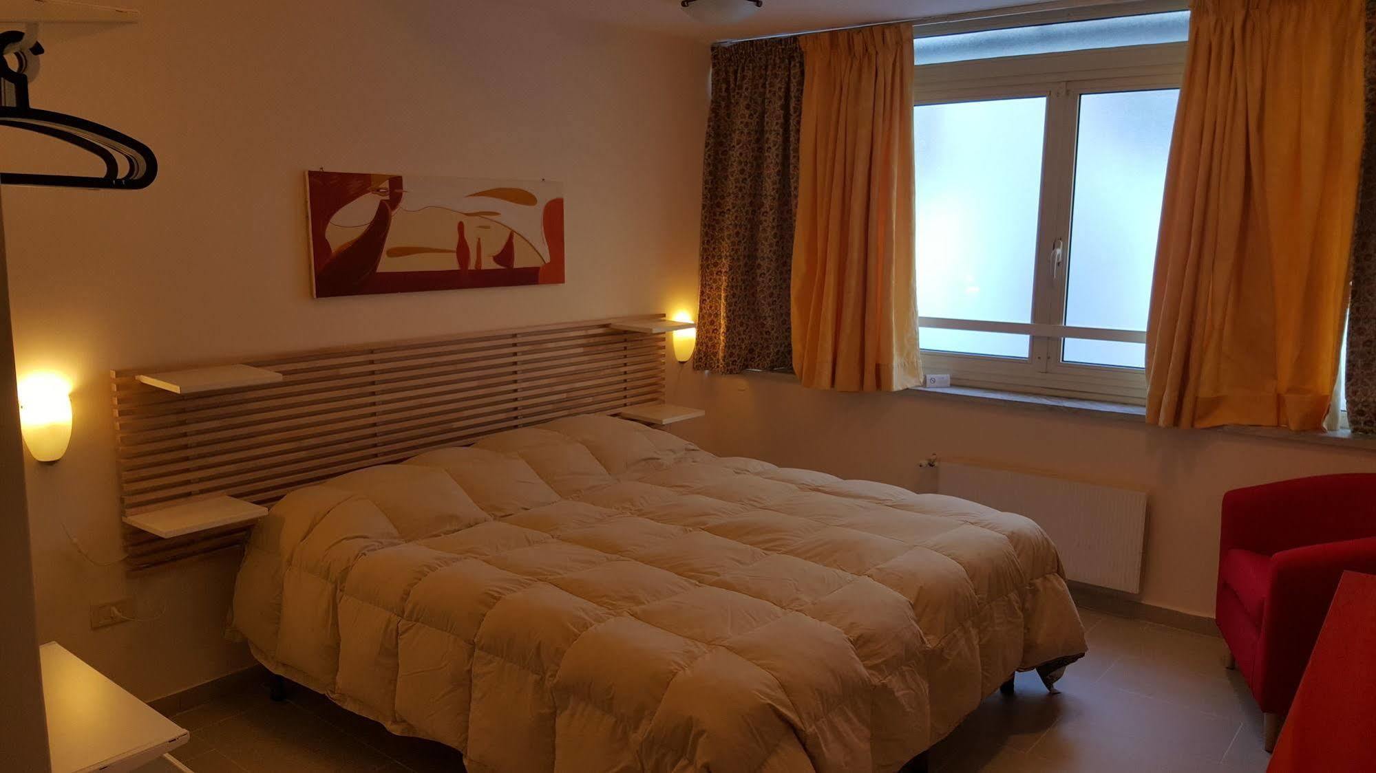 B&B Soriano44 Napels Buitenkant foto